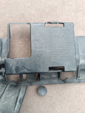 51127426443 BMW Кронштейн бампера заднего центральный купить в Николаев