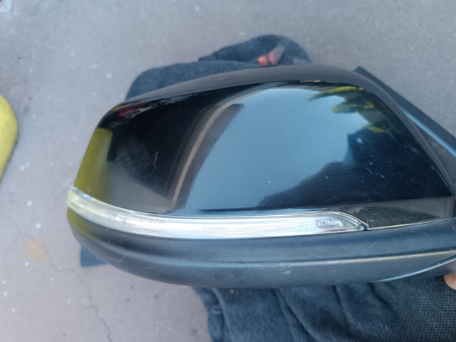Корпус зеркала заднего вида правого 51167459788 BMW