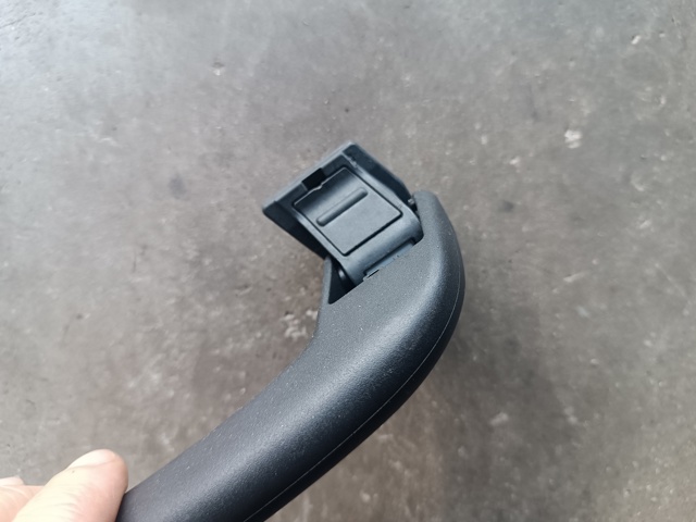 Ручка крыши салона 51168061360 BMW
