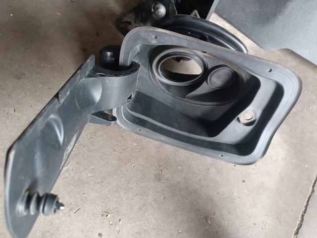 51177359171 BMW Заливная горловина топливного бака купить в Хмельницкий