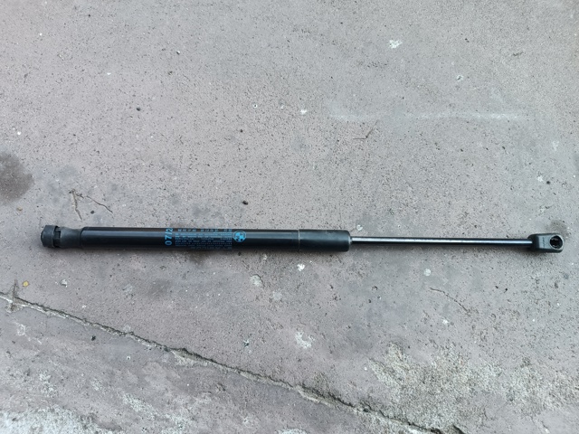 Амортизатор капота газовый 51237329410 BMW