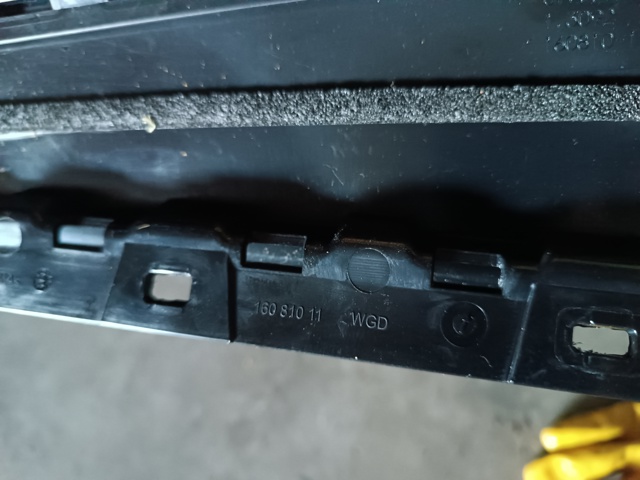 51357349675 BMW Накладка двери задней левой вертикальная купить в Житомир