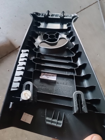 51435A05182 BMW Обшивка стойки кузова внутренняя средняя правая купить в Николаев