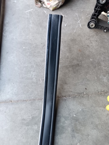 51767329397 BMW Уплотнитель капота купить в Полтава