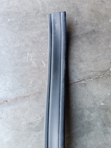 51767329397 BMW Уплотнитель капота купить в Одесса