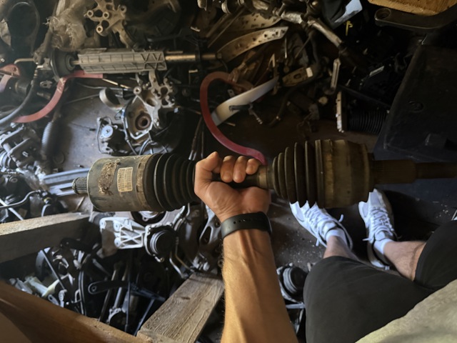 Полуось задняя, левая 52123661AD CHRYSLER