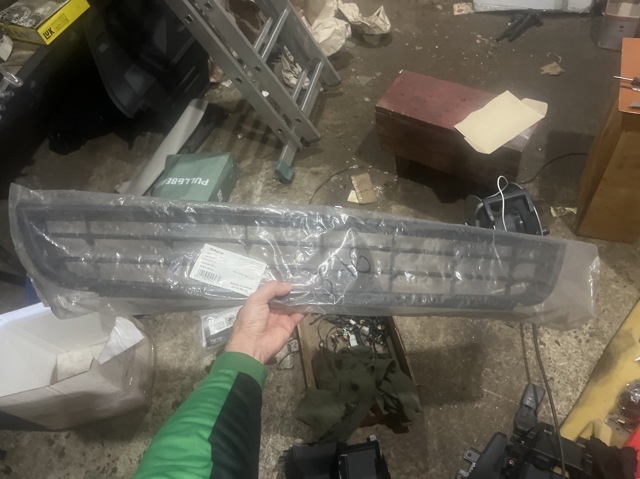 Решетка бампера нижняя 5C68536779B9 КИТАЙ