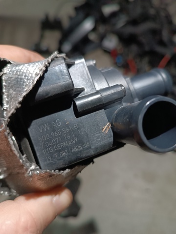 Водяной насос охлаждения электро дополнительный 5Q0965561B PORSCHE