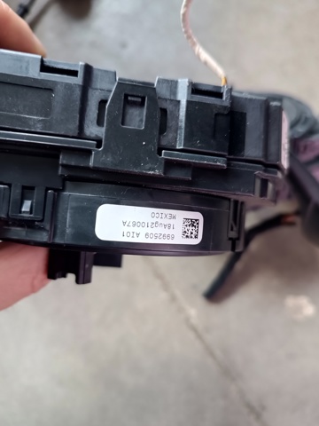 61316823666 BMW Подрулевой переключатель купить в Ирпень