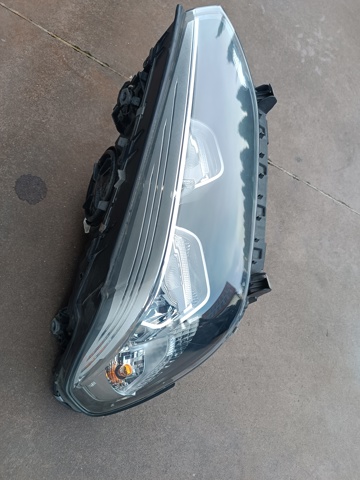 BMW 63117466128 Фара правая в наличии Сумы