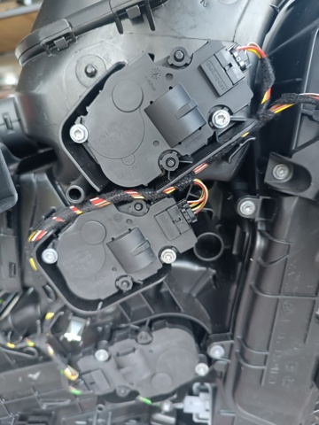 64116827060 BMW Корпус печки в сборе купить в Украина