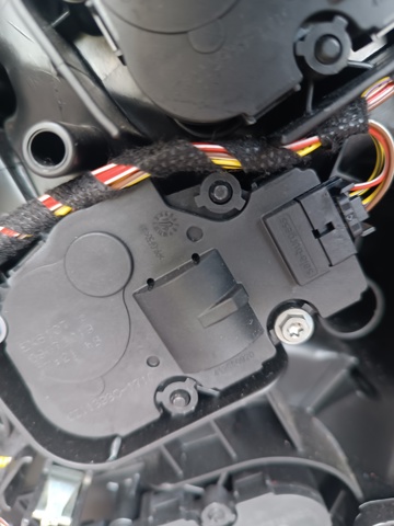 64116827060 BMW Корпус печки в сборе купить в Каменское