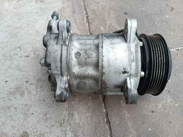 64 52 5 A3F 1D1 BMW Компрессор кондиционера