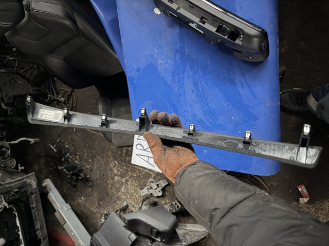 NISSAN 682365MP0A в наличии Хмельницкий