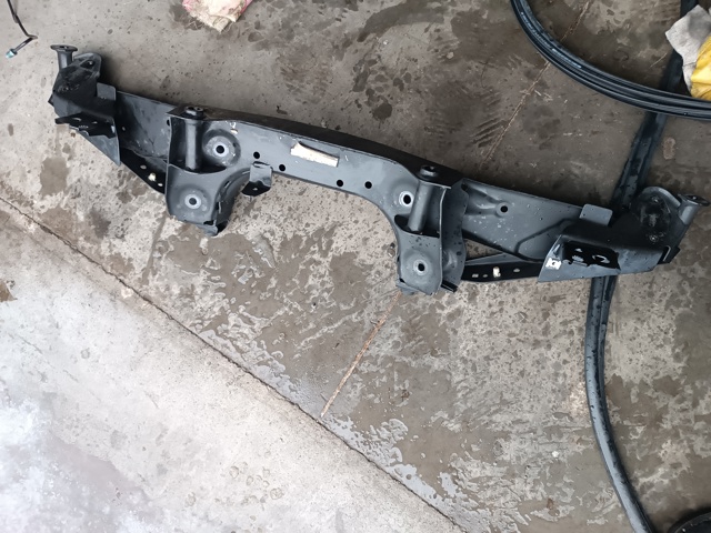 6851560 BMW Подрамник задний купить в Тернополь