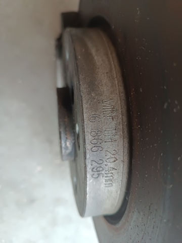 Цапфа - поворотный кулак передний, левый 6870831 BMW