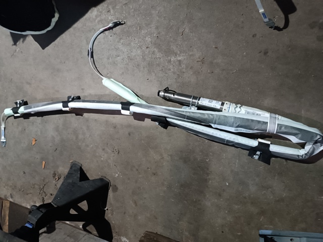 Подушка безопасности, сбоку левая 72127421137 BMW