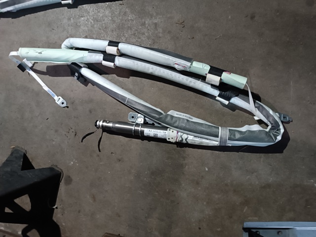 72127421138 BMW Шторка боковая, правая купить в Чернигов