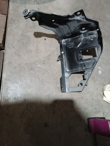 Крепление фары передней, левой 7342501 BMW