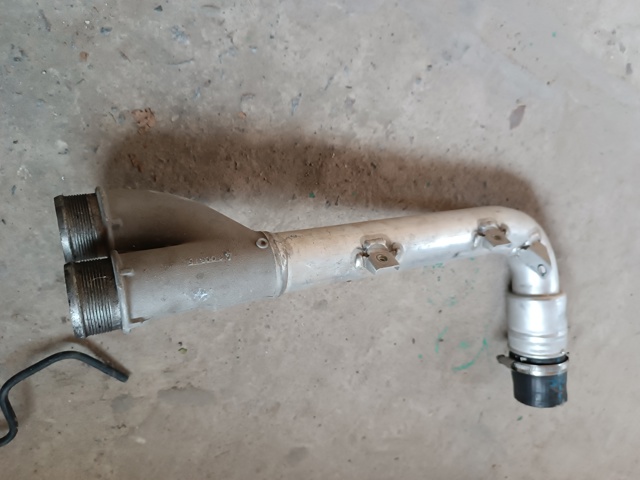Шланг/патрубок интеркуллера 7P6145941B VAG