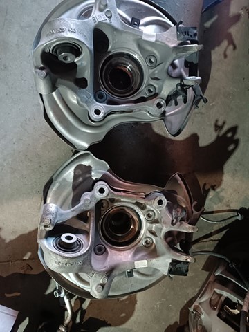 VAG 80A505435J Цапфа задняя левая в наличии Кривой Рог
