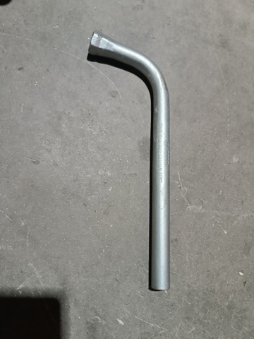 Крюк буксировочный 8N0012219 VAG