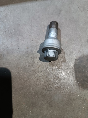 Болты на колеса 8R0601295 VAG