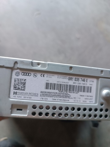 VAG 8R1035746E Магнитола (радио AM/FM) в наличии Львов