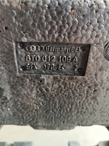 VAG 8T0012109A Ящик инструментальный в наличии Николаев