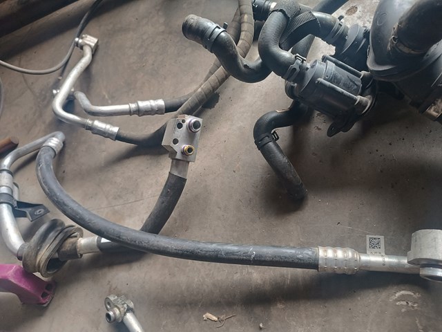 Трубопроводы 8T0260707B VAG