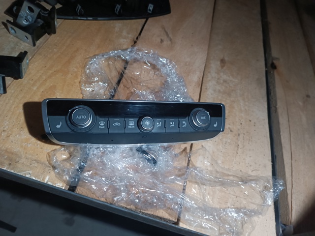 8V0820043AF VAG Блок управления кондиционером купить в Ужгород