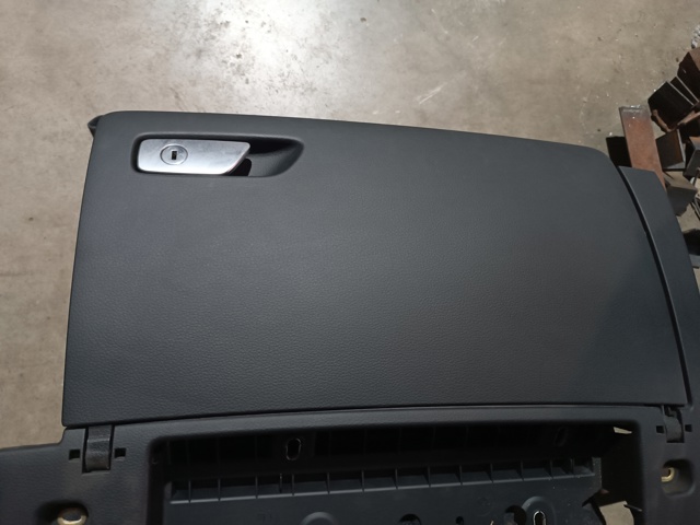 Бардачек 8V5880302A6PS VAG