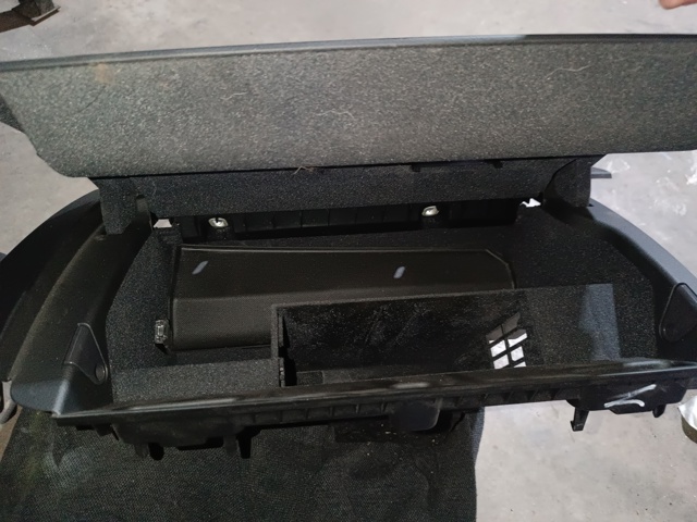 8V5880302A6PS VAG Ящик перчаточный (бардачок) купить в Каменское