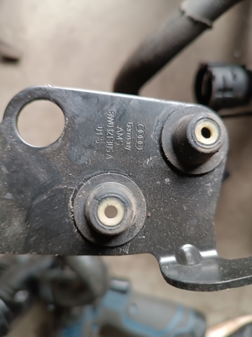 8W0121305A VAG купить в Украина