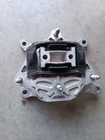 Подушка коробки передач 8W0399156 VAG