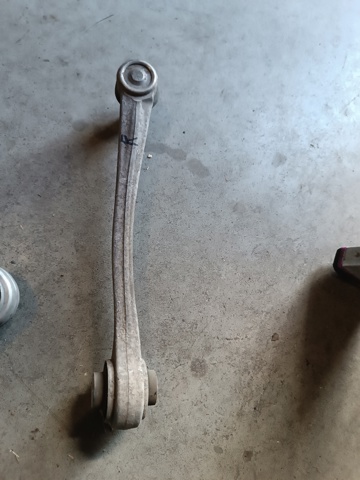 VAG 8W0407506C Верхний рычаг в наличии Николаев