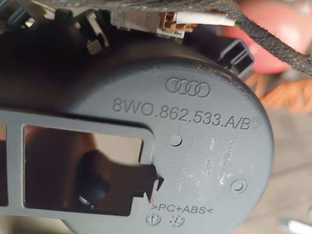 VAG 8W0862533A Подстаканник подлокотника центральной консоли в наличии Николаев