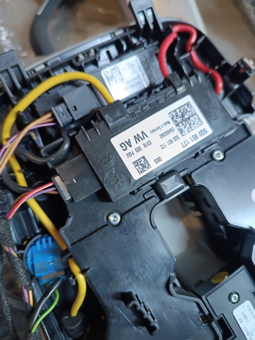 8W0947135AK VAG Плафон салона купить в Киев