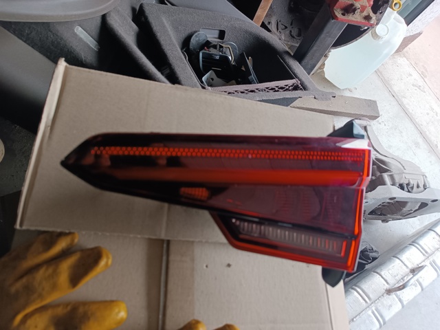 Фара задняя правая внутренняя 8W5945094D VAG