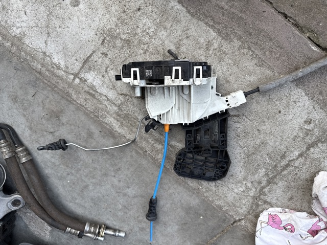 Запор кабины A0997201901 MERCEDES