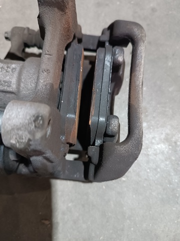 2474232200 MERCEDES Суппорт тормозной задний правый купить в Чернигов