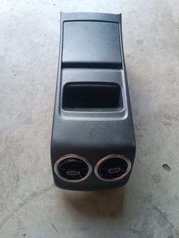 Накладка декоративная центральной консоли A2476803001 MERCEDES