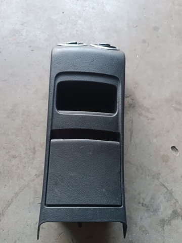 MERCEDES A24768030019051 Накладка декоративная центральной консоли в наличии Винница
