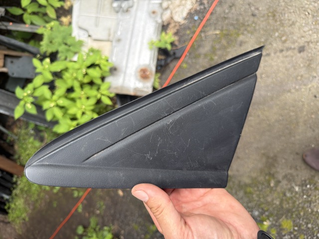 Внутренняя накладка крепления зеркала левого CJ5Z16003BA FORD