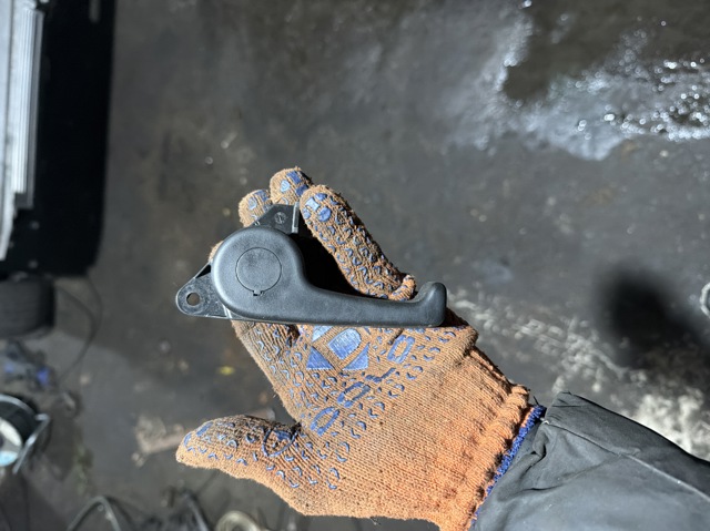 Ручка открытия капота FT4B16B626BC FORD