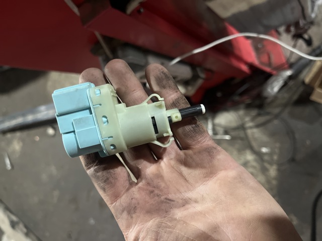 Лягушка тормоза GL3T9G854BA FORD