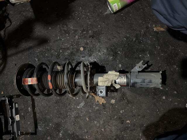 Амортизатор передней подвески левой K2GC18K001 FORD