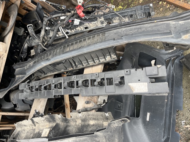 Абсорбер бампера переднего KT4B17E898A FORD