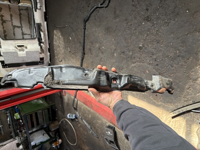LJ8BR16E561AC купить Павлоград