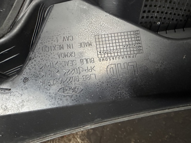 LJ8Z58018A16AA FORD Водосток лобового стекла, жабо купить в Чернигов